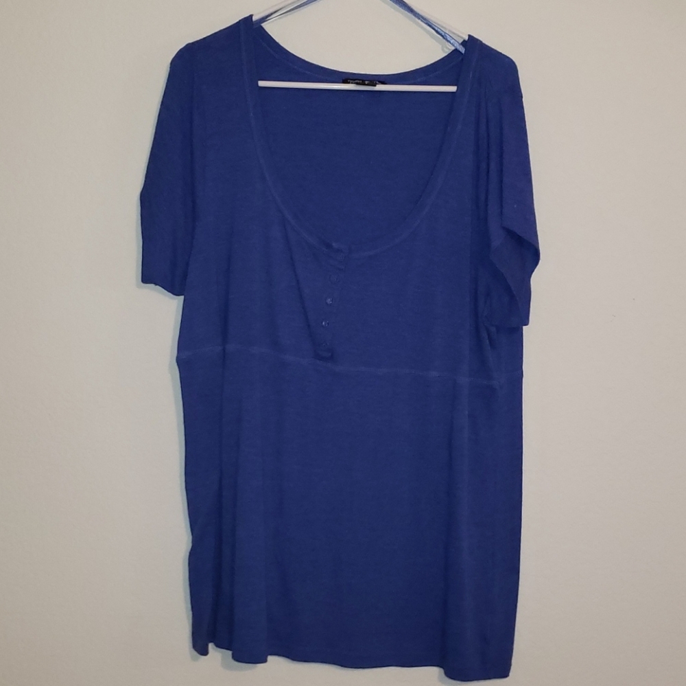 Round neck tee
